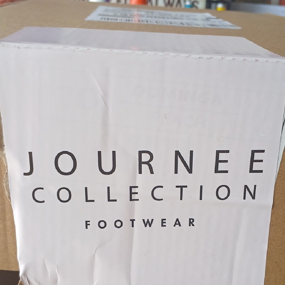 BNWOT Journee Collection Pink Heeled Boots Suede Still In Box - Picture 10 of 10